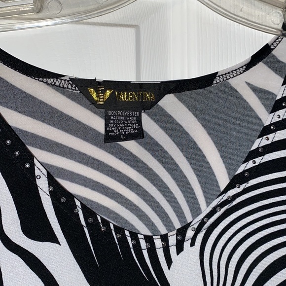 3/$30 Vintage Valentina Shirt - Picture 3 of 4